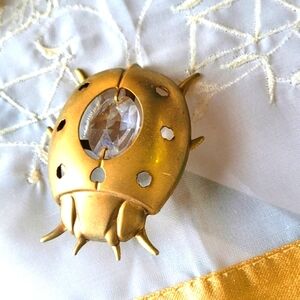 VINTAGE MASCOT INT'L INC 1996 gold plated Lady bug suncatcher